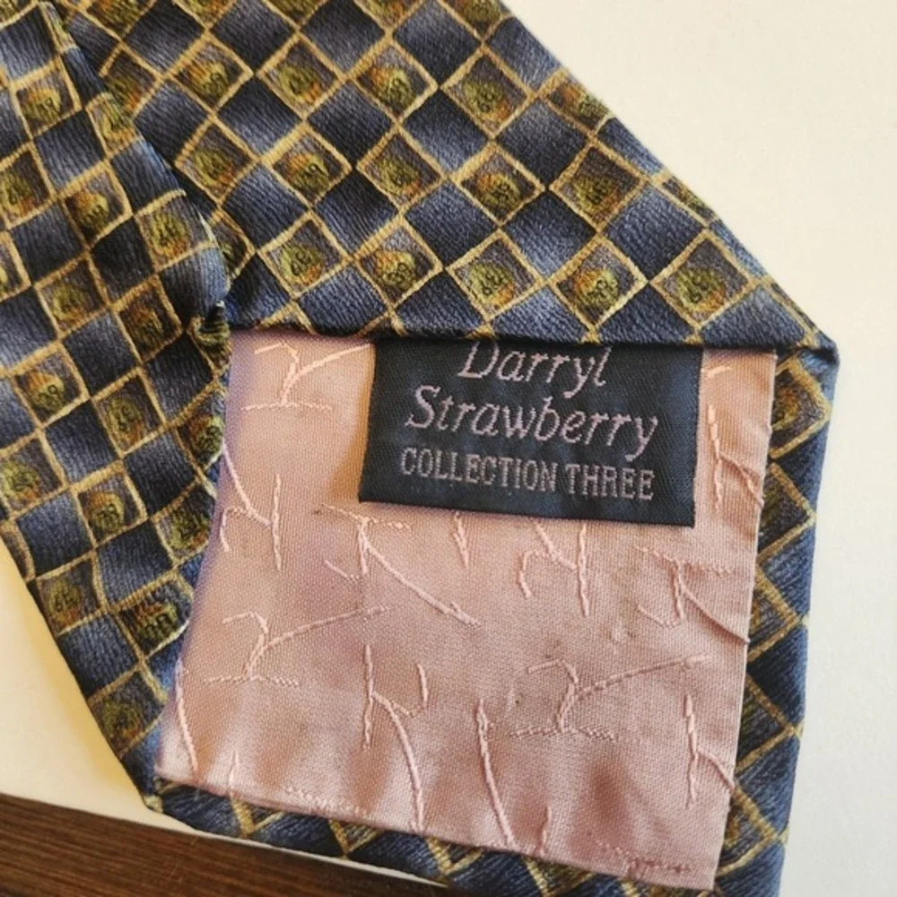 Jimmy‎ V. Mens Neck Tie 100% Silk Darryl Strawberry Collection Vintage